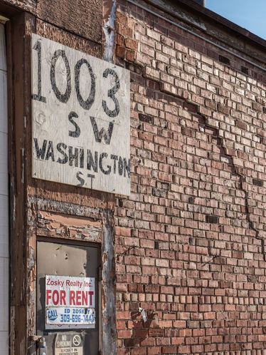 THE BLOCK: 1009 SW WASHINGTON STREET, Peoria, IL 61602